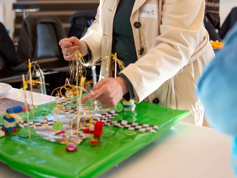 Aufbruch ins Tun: Workshop-Reihe &bdquo;Schritt f&uuml;r Schritt&ldquo;
