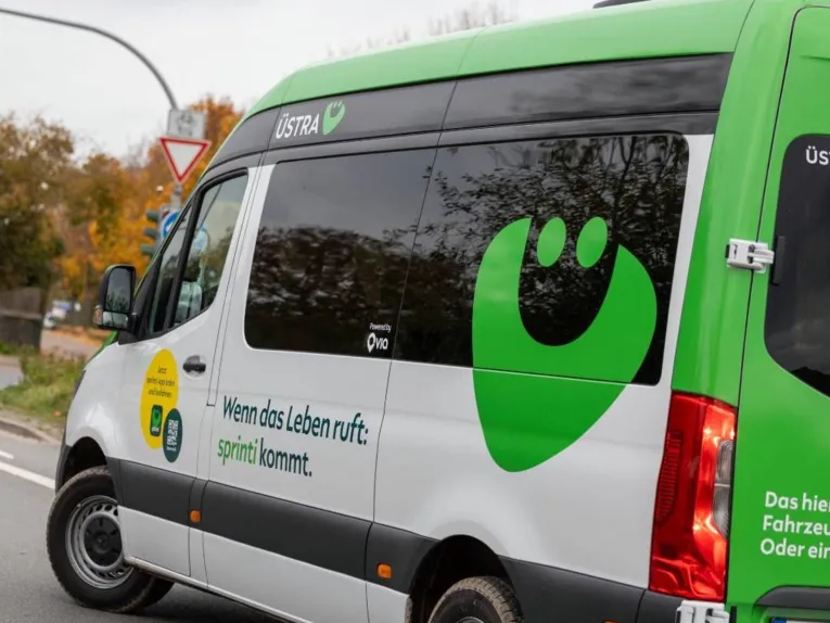 Ein sprinti-Kleinbus