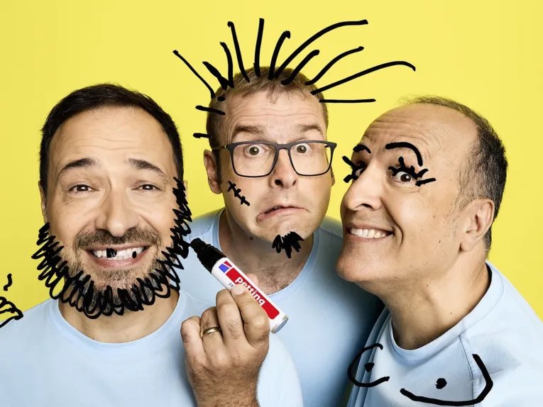 Zu sehen sind die drei Mitglieder der Comedy- Gruppe „Eure Mütter“