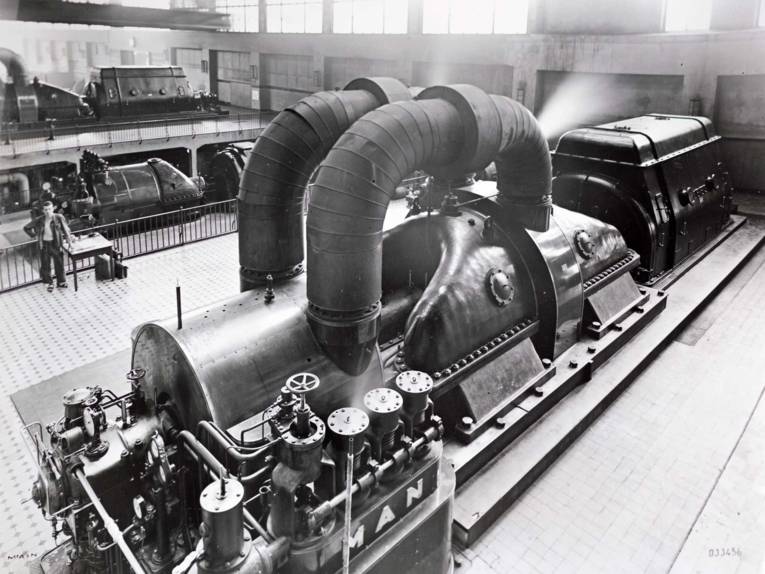 Maschinen. Historische Schwarz-Wei&szlig;-Aufnahme