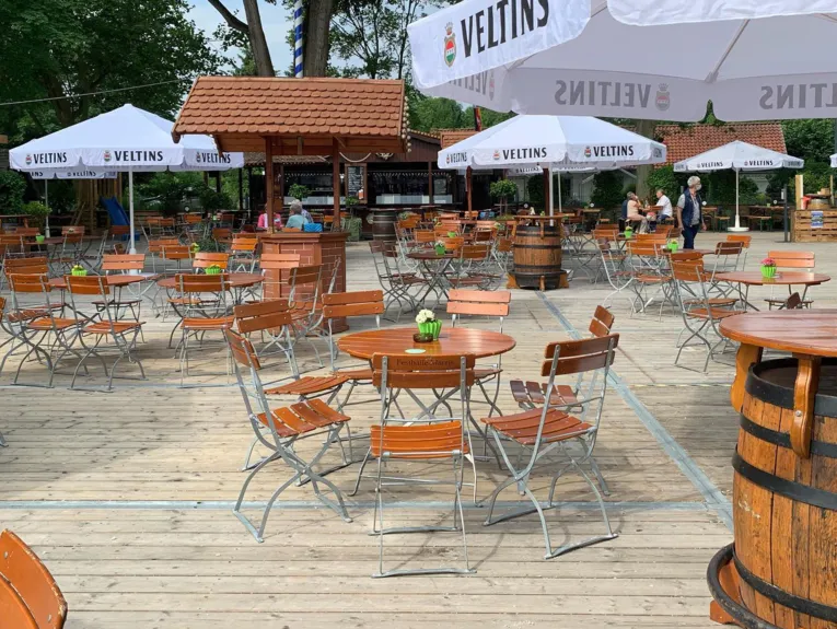 Ein Biergarten.