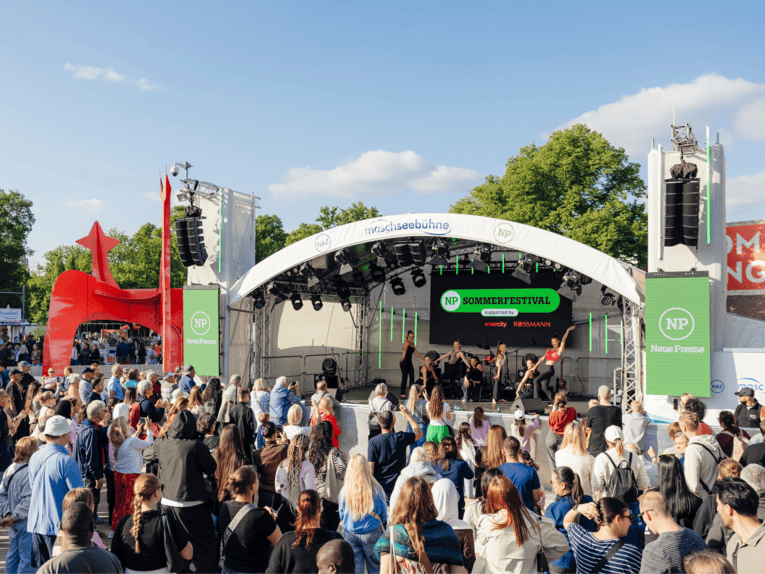 Stimmungsvolles Bild vom Maschseefest 2026 in Hannover - das größte Seefest Deutschlands.