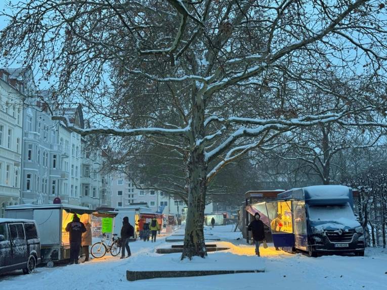 Wochenmarkt im Schnee