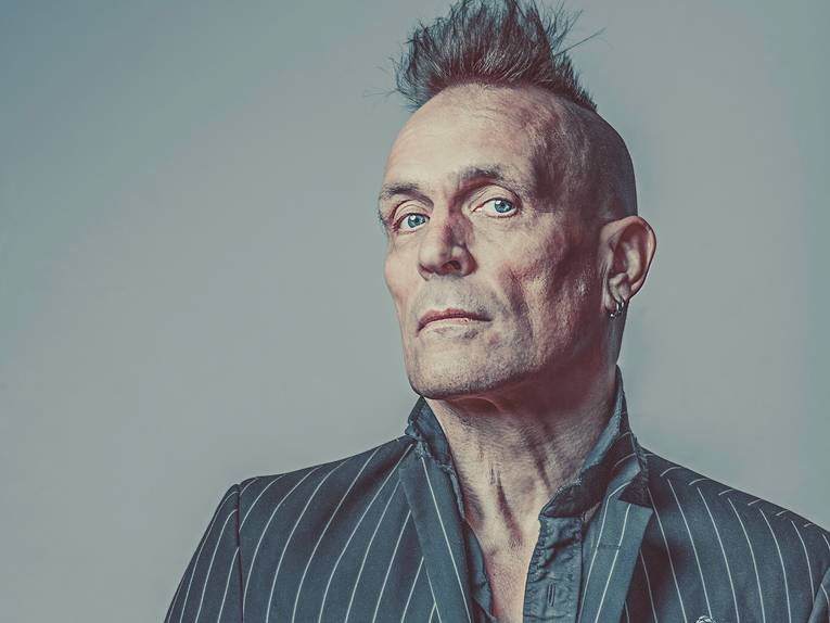 Der englische Musiker und Autor John Robb