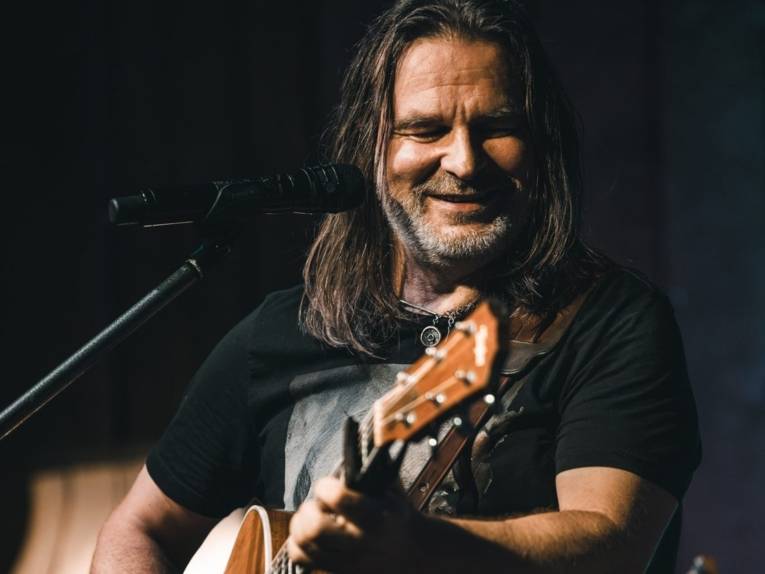 Zu sehen ist der Musiker Ray Wilson.