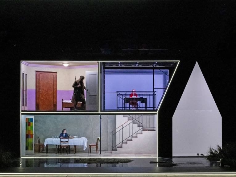 Die Kulisse des Bühnenstücks Heimsuchung im Schauspielhaus Hannover.