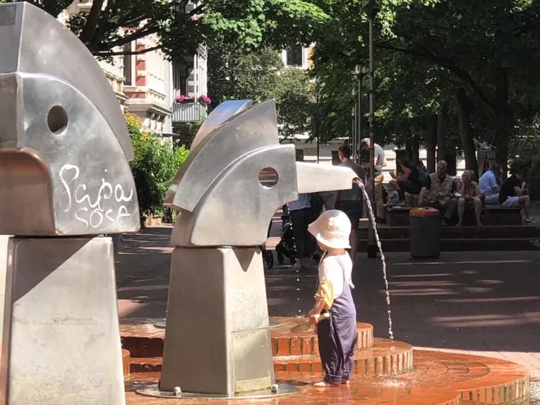 Ein schattiges Pl&auml;tzchen im Gr&uuml;nen.