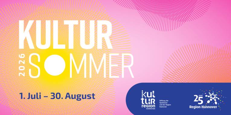 Eine Grafik zeigt verschiedene Infos zum Kultursommer 2026 und Logos der Mitwirkenden.
