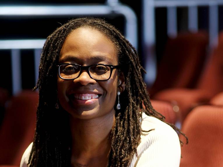 Die Autorin Sharon Dodua Otoo