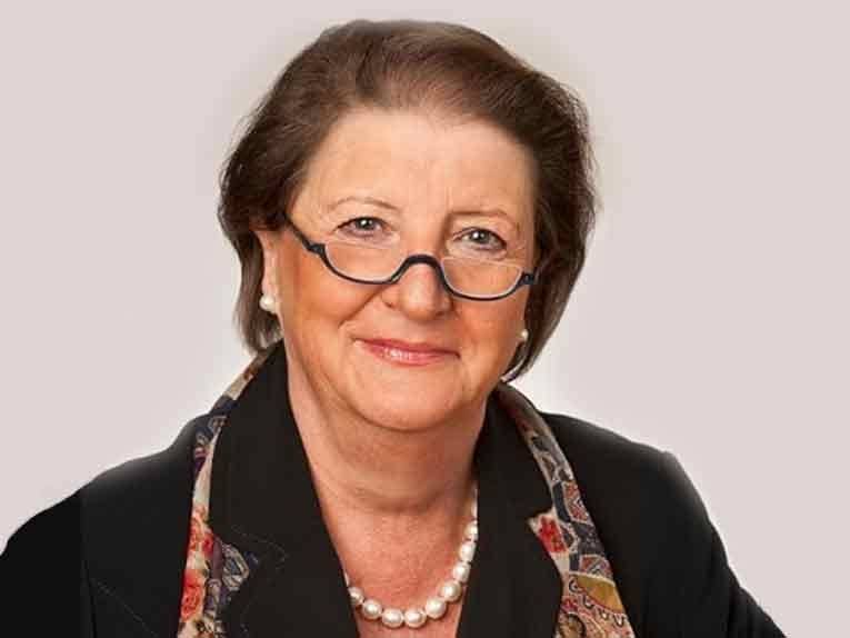 Die Autorin Barbara Schlüter