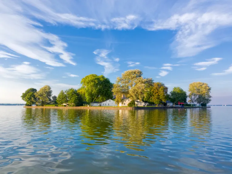 Attraktives Ausflugziel und Kulturstätte: Insel Wilhelmstein im Steinhuder Meer