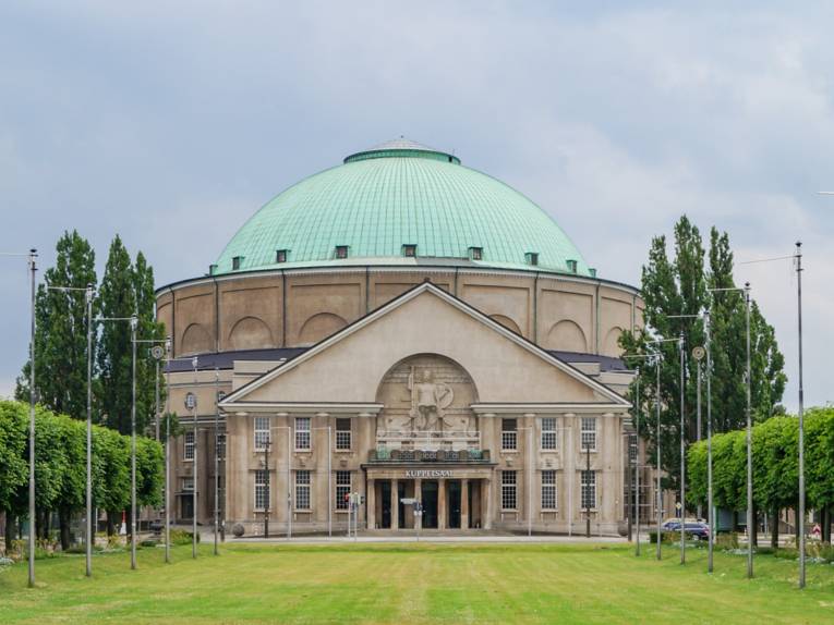 Außenaufnahme des Kuppelsaals des Hannover Congress Centrums