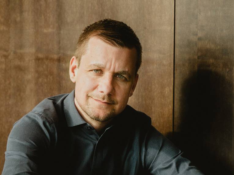 Der Autor und Notfallsanitäter Tobias Schlegl
