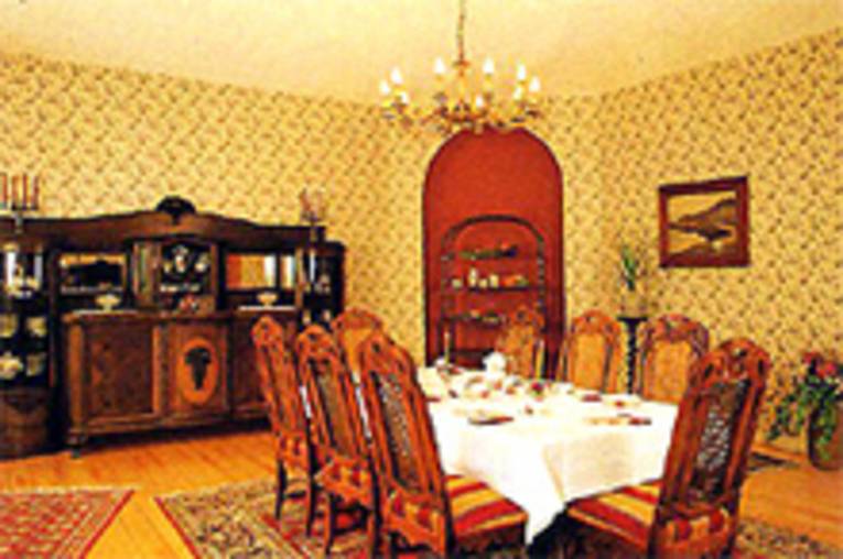 Deutsche Messezimmervermittlung GmbH_Esszimmer