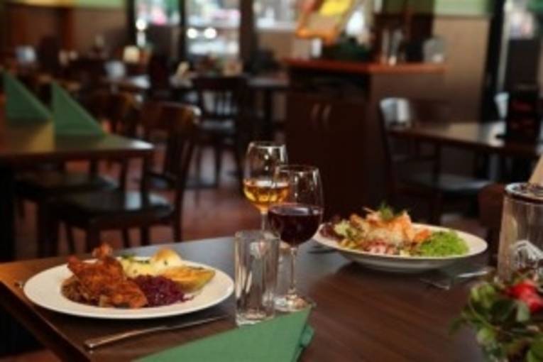 Meiers Lebenslust_Das Essen ist aufgetischt.