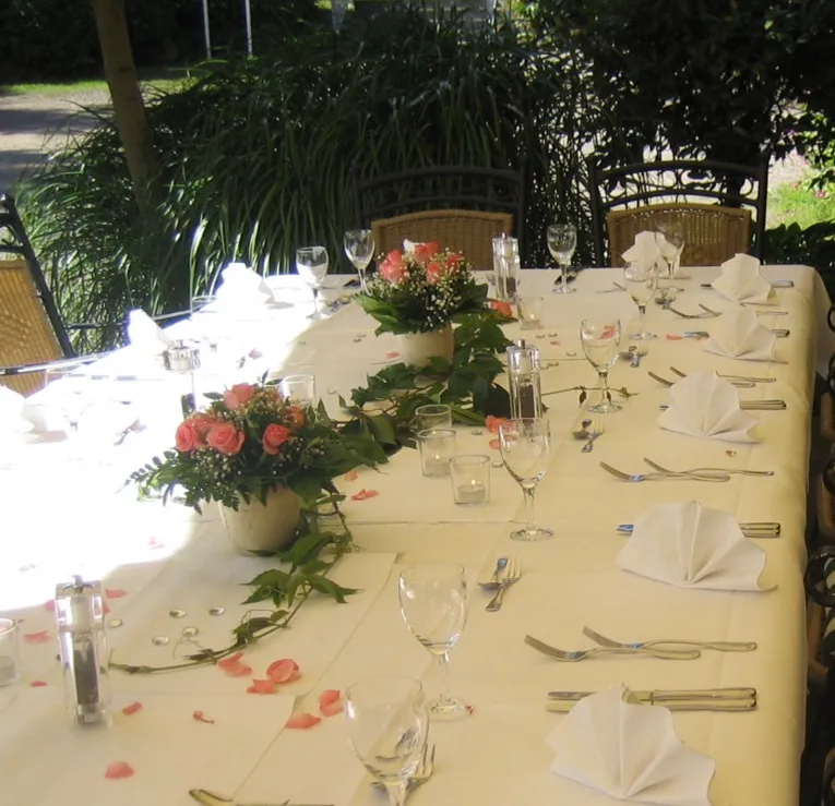 Restaurant Zum Eichenkrug_gedeckter Tisch