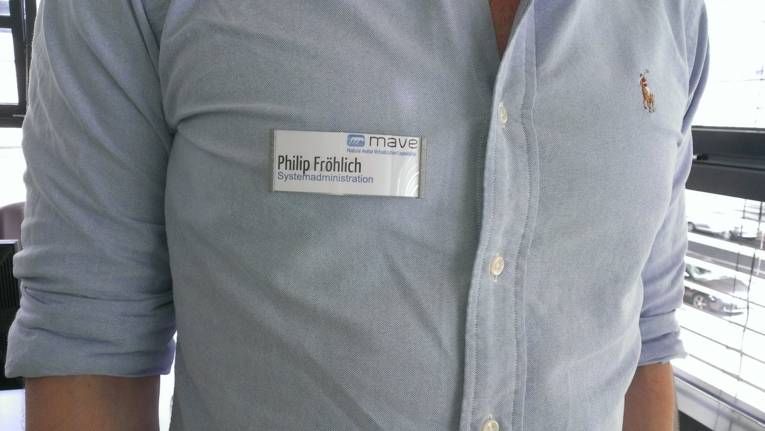 So sehen die fertigen Namensschilder aus