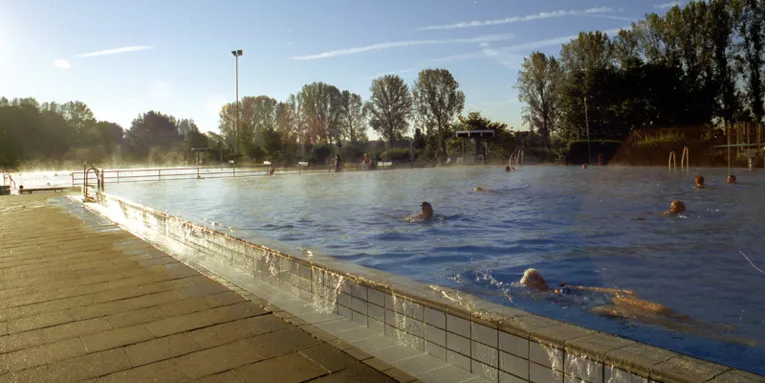Frühschwimmer im Lister Bad
