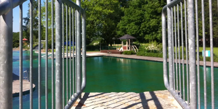Das Naturbad Hainholz im Sommer