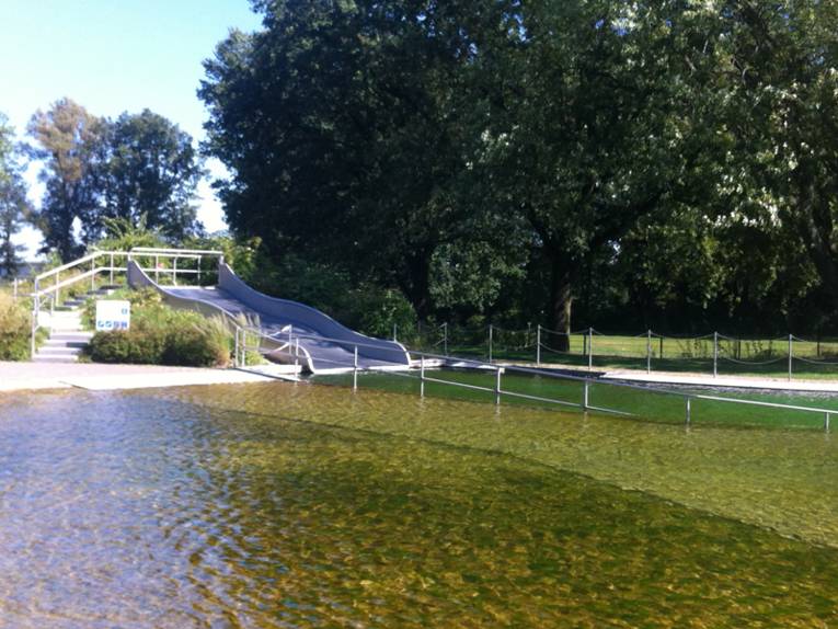 Das Naturbad Hainholz im Sommer