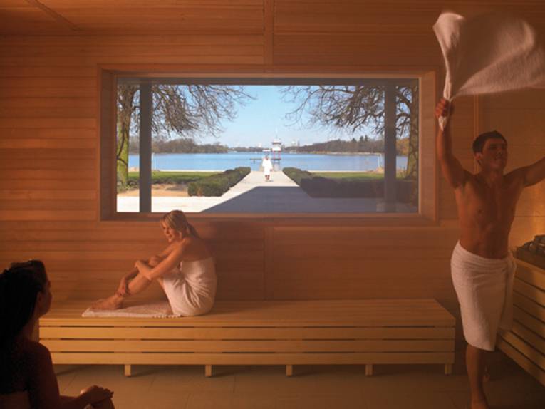 Blick aus der Sauna des Aspria auf den Maschsee