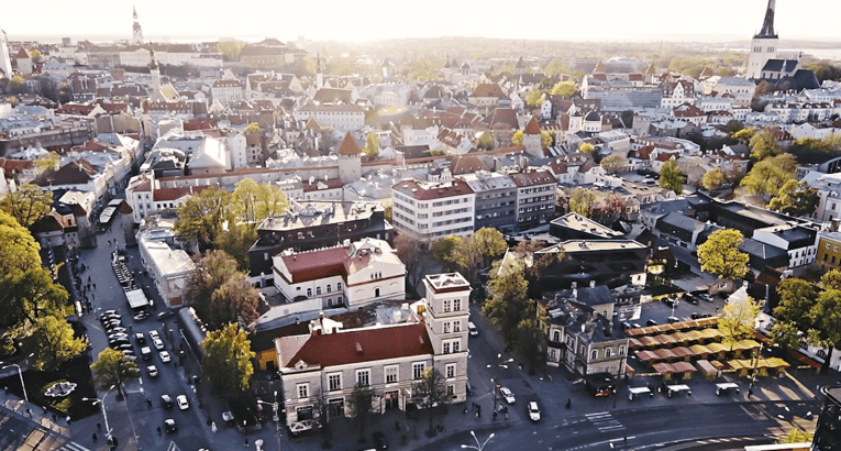 Blick auf die Stadt Tallinn in Estland