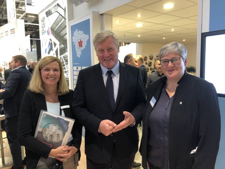 Ministerpräsident Bernd Althusmann besucht den Messeauftritt von Landeshauptstadt und Region Hannover