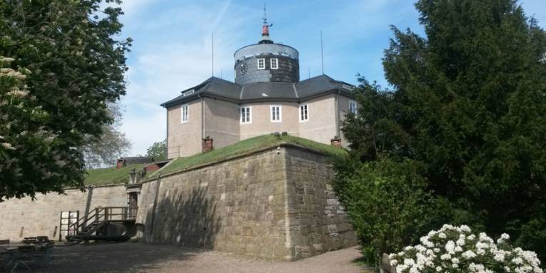 Dieses Bild zeigt die Festung auf der Insel Wilhelmstein.