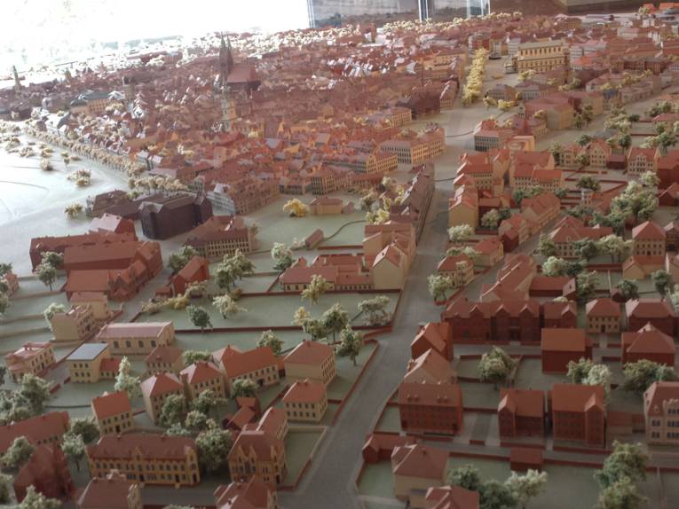 Die Stadt Hannover als Modell in einem Museum.