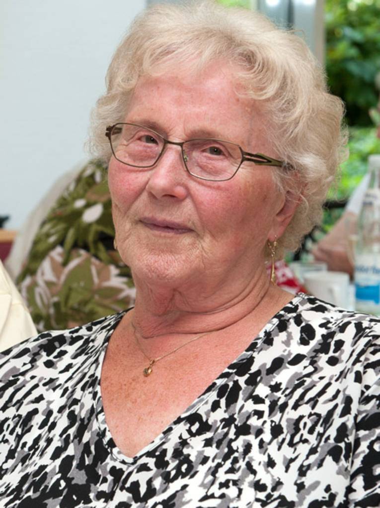 Eine Frau mit Brille