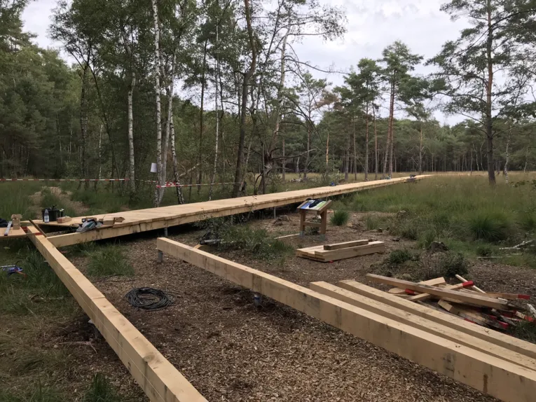 Holzsteg, Balken, Erdanker, Werkzeug, Material