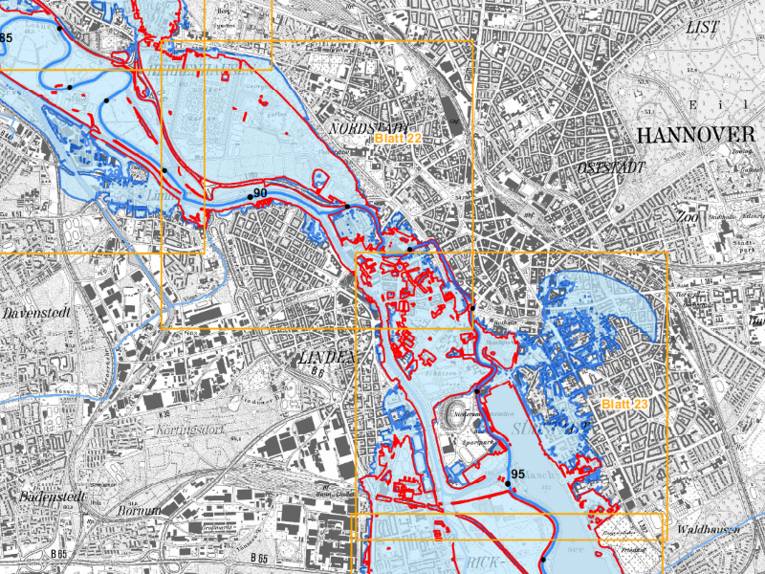 Karte der von Hannover, auf den Fluss Leine zentriert. Die Leine geht in dieser Grafik zur Illustration eines fiktiven Extrem-Hochwasser über ihr übliches Bett hinaus und hat Teile von Hannover überschwemmt.