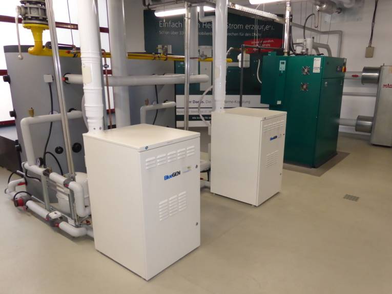 Raum mit moderner Heizungstechnik.