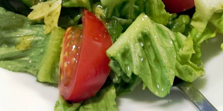 Salat mit Dressing