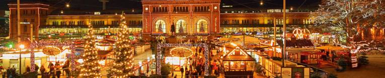 Weihnachtsmarkt vor dem Hauptbahnhof.
