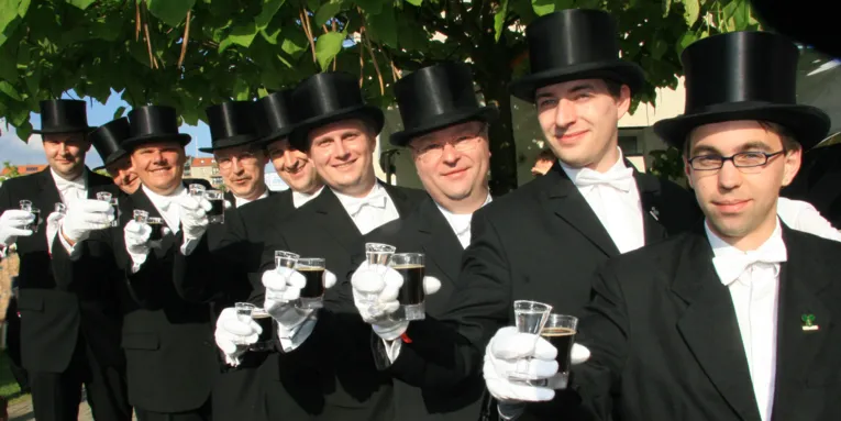 Bruchmeister trinken Lüttje Lage
