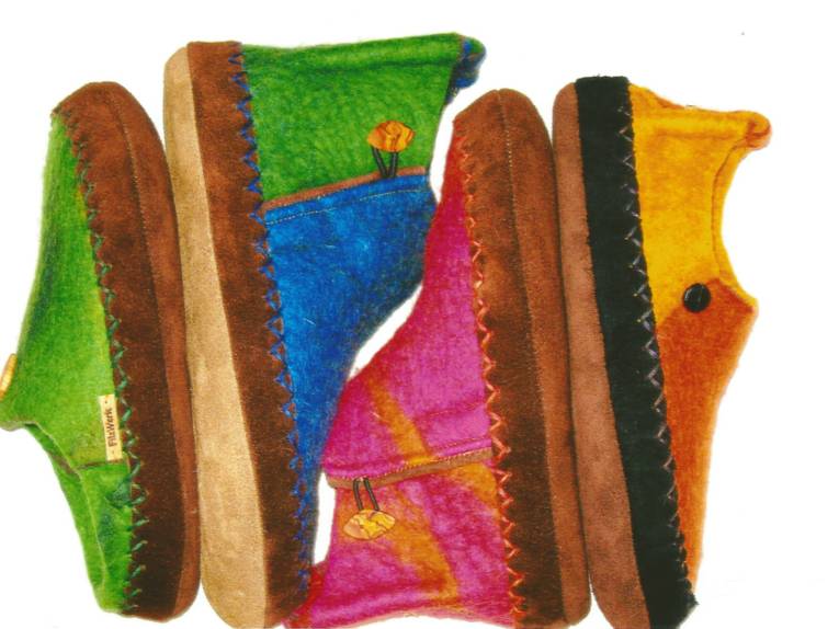 Hausschuhe und Wohntextilien aus Filz von Barbara Müller