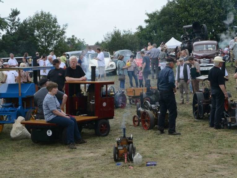 Der Mühlenberg als Schauplatz für historische Nutzfahrzeuge