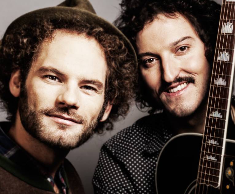 Maxi Schafroth mit seinem Gitaristen Markus Schalk