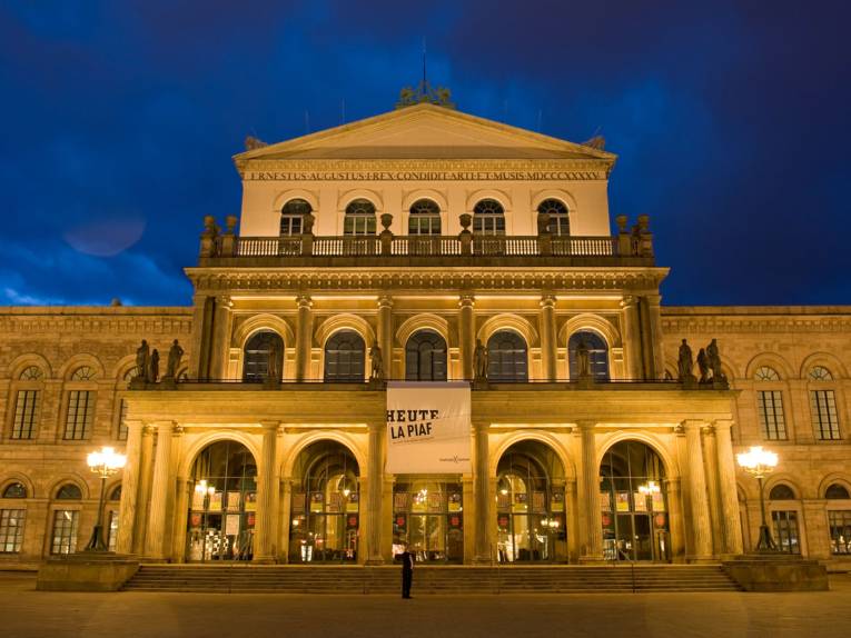 Oper Hannover bei Nacht