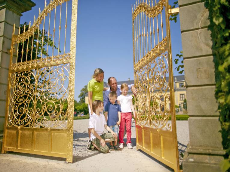 Eine Familie am Goldenen Tor.