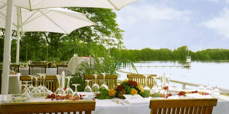 Der Außenbereich des Restaurants "Die Insel"