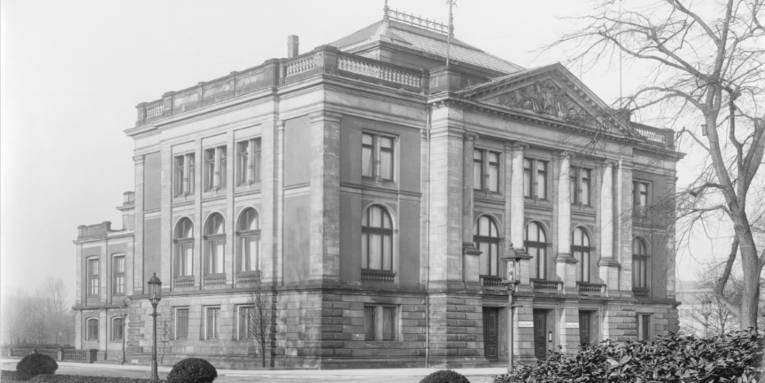 130 Jahre hauptamtliche Archivare im Stadtarchiv Hannover