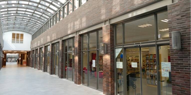 Jugendbibliothek und Stadtbibliothek List -  Eingangsbereich