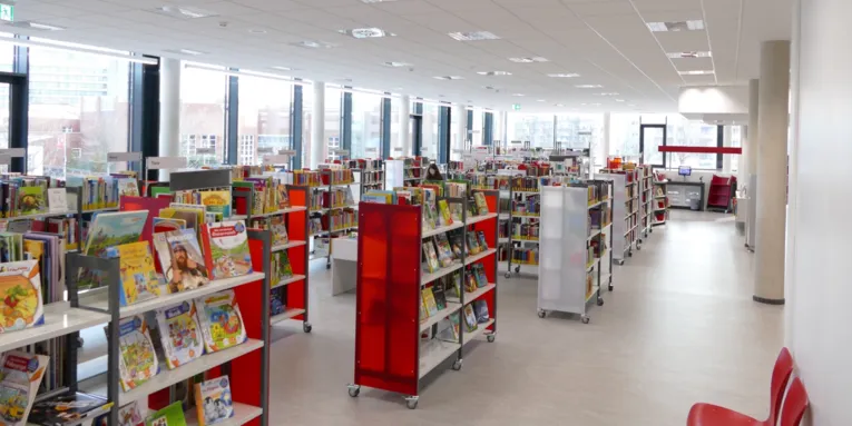 Bibliothek am Mühlenberger Markt.
