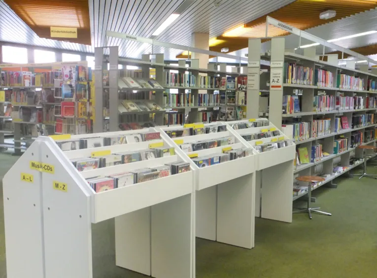 Innenansicht mit CD Regal