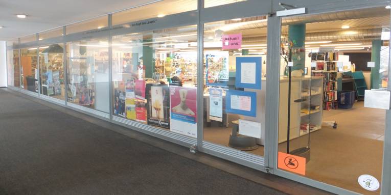 Eingangsbereich mit Tür im Freizeitheim