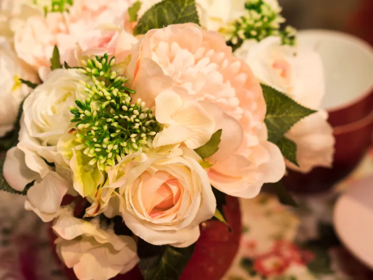 Blumen als Brautstrauß gesteckt