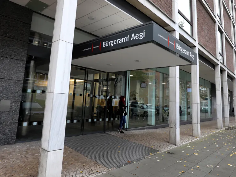 Der Eingang zum Bürgeramt Aegi