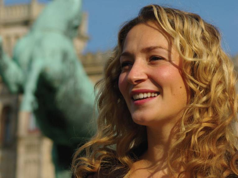 Ausschnitt aus dem Plakatmotiv Einbürgerung - Lalesim Ceylan